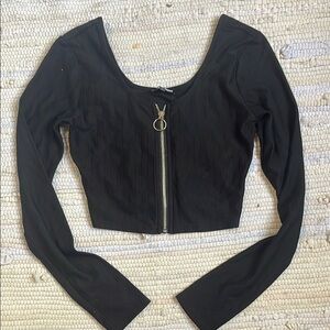 Cropped black Zippered Long Sleeve Top